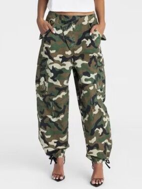 NWT KBB By Kahlana The Cargo Jogger